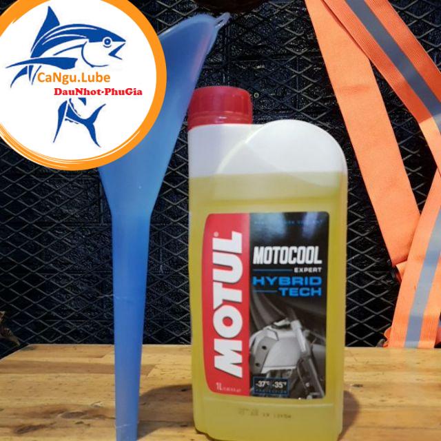 [MUA KÈM GIÁ TỐT] nước làm mát motul, nước giải nhiệt - nước làm xe máy motul tặng kèm phễu cổ dài châm nước mát.