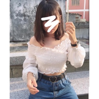 Áo croptop nhún chéo ngực bẹt vai tay voan phồng