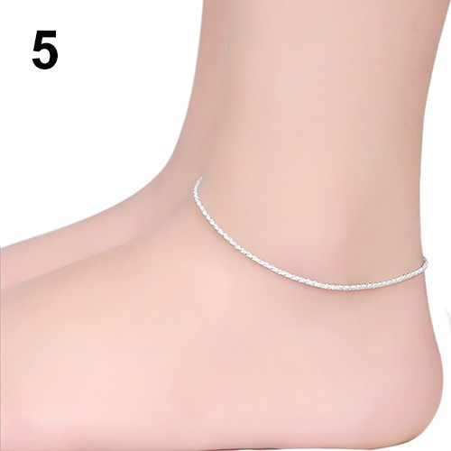 Lắc chân xinh xắn