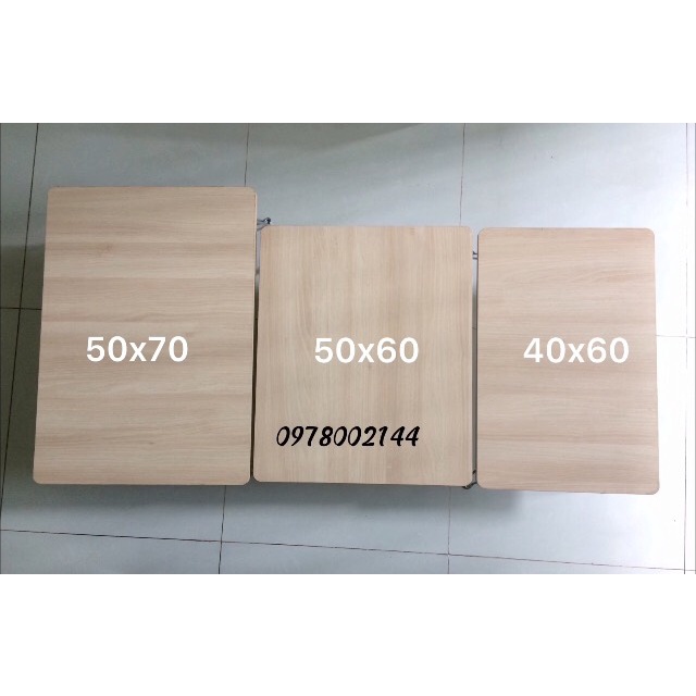 Bàn gấp gọn học sinh vân gỗ Cao cấp 50x60cm