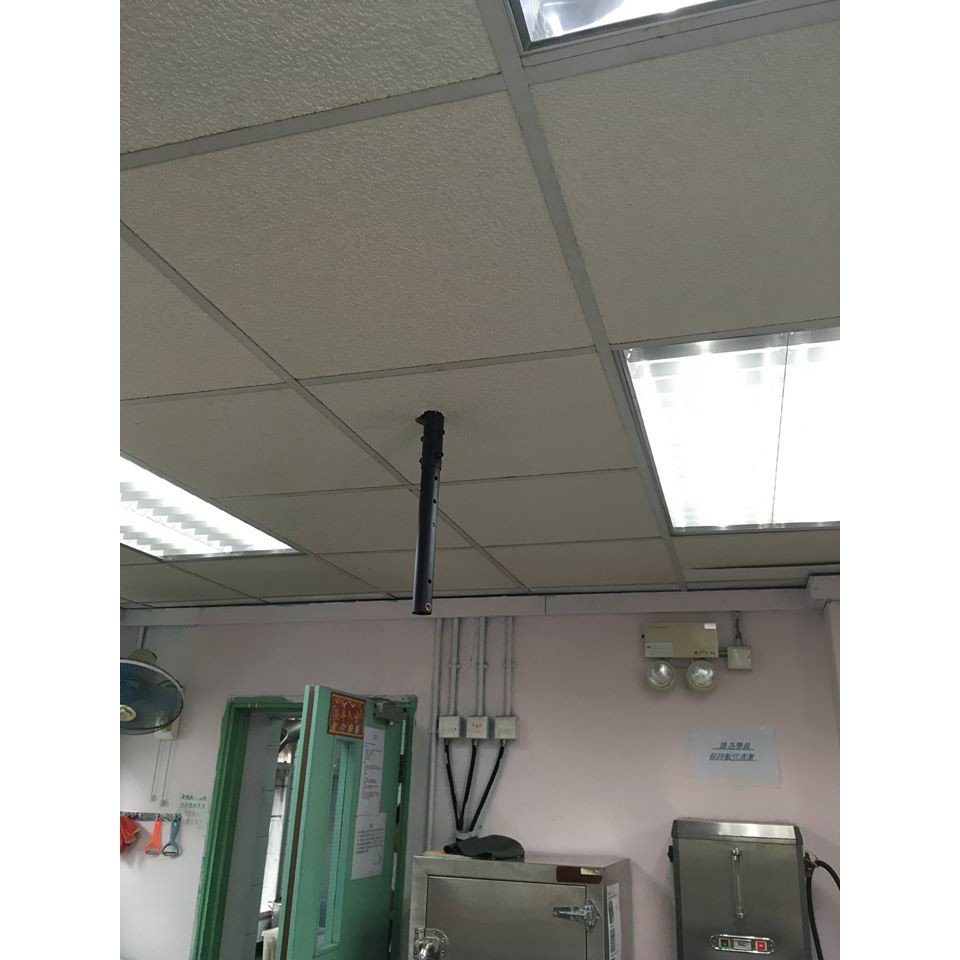 Giá treo tivi thả trần nb t560 hàng nhập khẩu