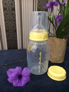 Bình sữa Medela 250ml cổ thường