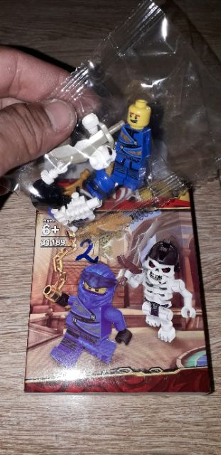 Lắp ráp 1 hộp LegoNinjago 2 trong 1 cuộc chiến bộ xương 31189
