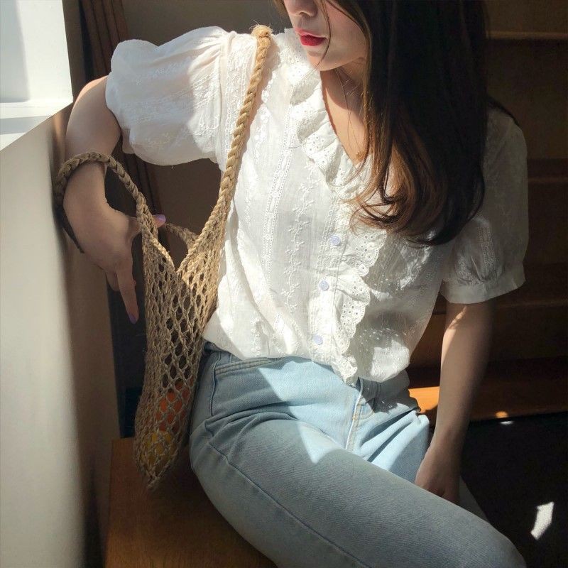 [ORDER] Áo blouse tay ngắn hoa văn trắng nổi Kili style Hàn Quốc - Có ảnh thật