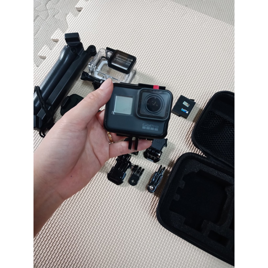 Máy quay GoPro hero 5 black full phụ kiện hàng like new | BigBuy360 - bigbuy360.vn