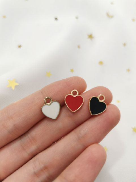 Charm kim loại tim đỏ