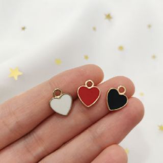 Charm kim loại tim đỏ
