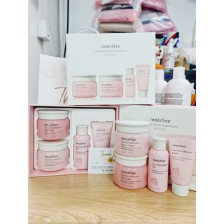 BỘ DƯỠNG DA JEJU CHERRY BLOSSOM CREAM DUO làm sáng da và cấp ẩm đem lại làn da mịn màng sáng trong