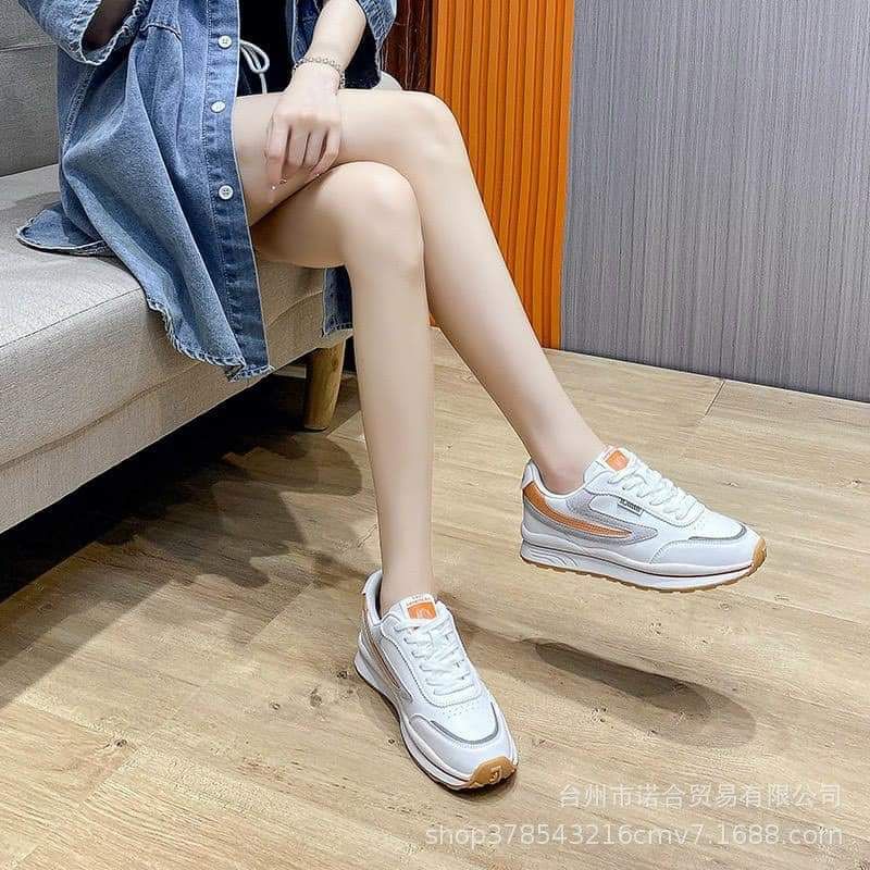 giày thể thao trắng viền hồng viền xanh