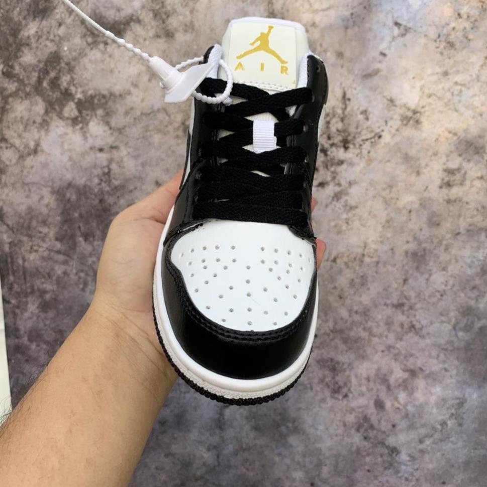 Giày sneaker JORDAN 1 CỔ THẤP MÀU ĐEN TRẮNG ⚡️𝐅𝐑𝐄𝐄 𝐒𝐇𝐈𝐏⚡️ Giày thể thao jodan jd1 low hot hit nam nữ 2021