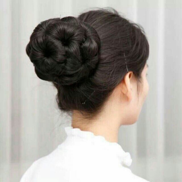 Búi hoa tóc giả