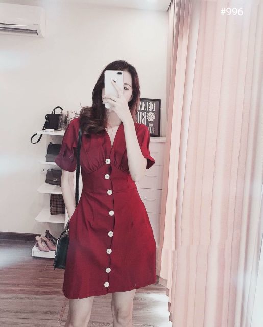 Đầm cổ v đúp ngực đính nút to (có ảnh thật)