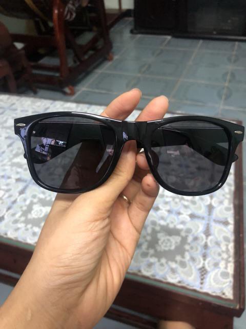 Kính râm giá rẻ