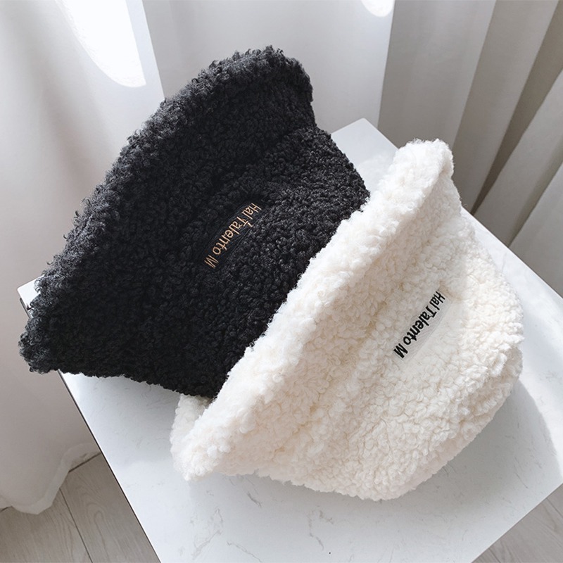 Nón vành lớn in chữ phong cách Hàn