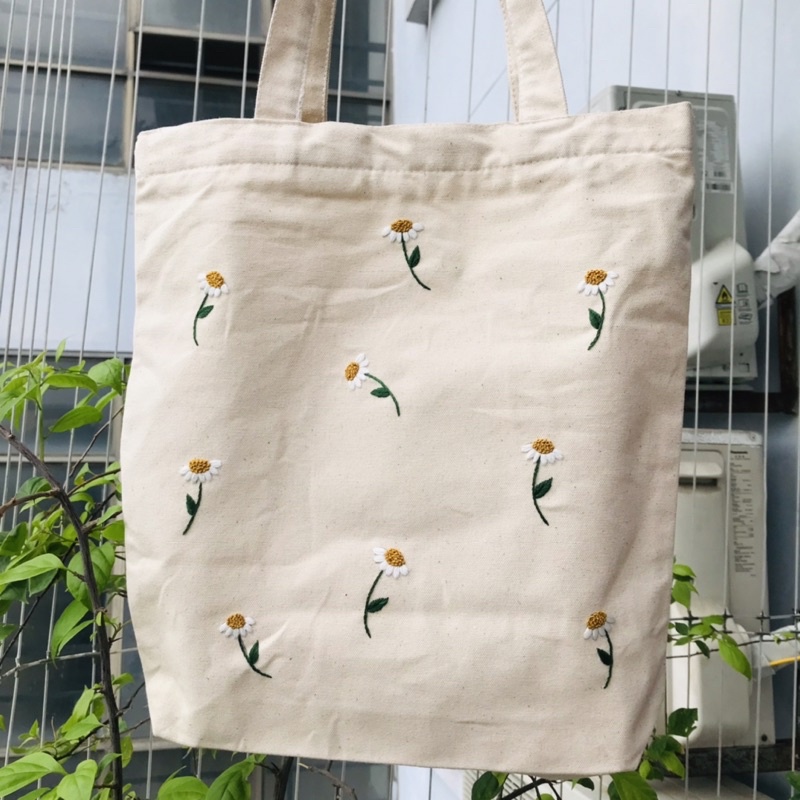 Túi tote, túi canvas thêu tay MIA họa tiết cúc họa mi thời trang (có khóa kéo)