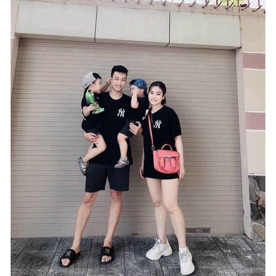 ADGD5 - ÁO ĐÔI TRẮNG NNYY GIA ĐÌNH BỐ MẸ BÉ