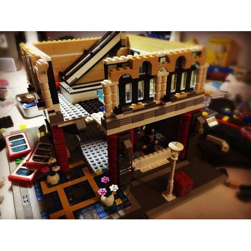 Lego Creator 10211 - Grand Emporium - Trung tâm thương mại