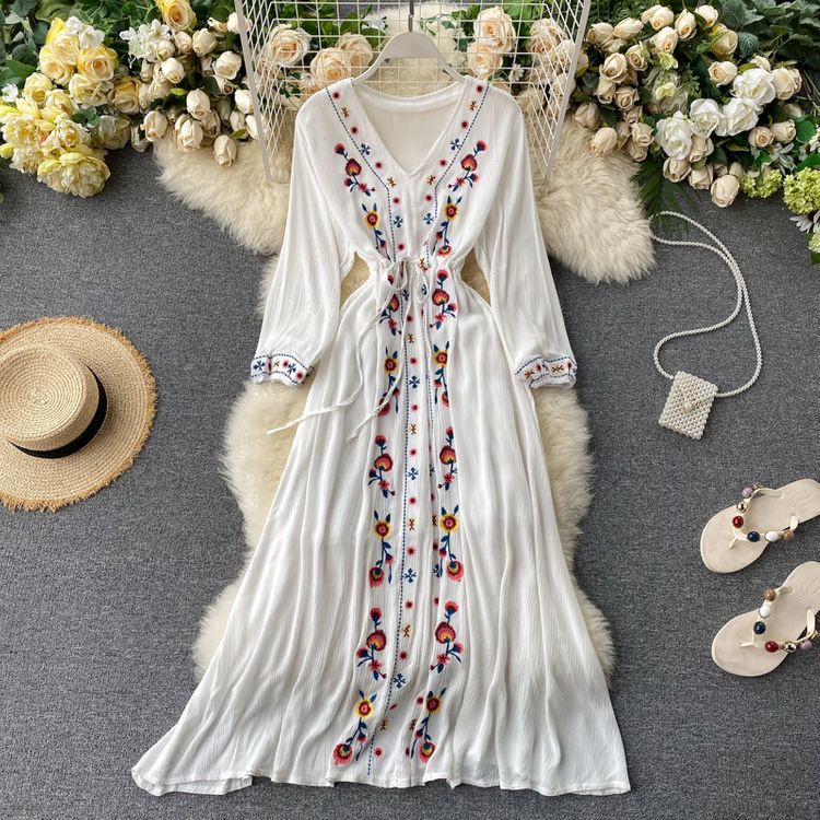 Váy boho maxi du lịch biển thêu hoa sắc nét