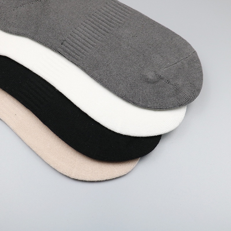 [ Hype Sneaker ] Phụ kiện giày sneaker trend : Tất cổ cao Essential Fear Of God ( FOG ) logo Essential đứng .