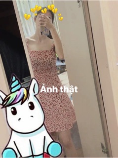 Váy hoa nhí đỏ