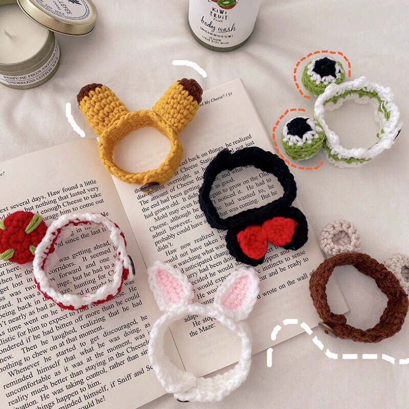 Vòng Tay Đan Len Hình Chú Ếch Và Củ Cà Rốt Đáng Yêu | BigBuy360 - bigbuy360.vn