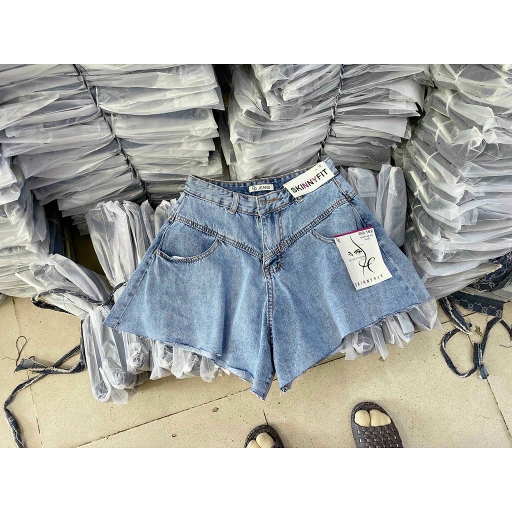 Quần shorts jean lưng cao ống xòe rộng cực xinh , chất jean dày dặn