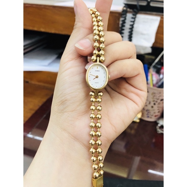 Đồng hồ nữ si nhật dạng lắc tay hiệu Casio