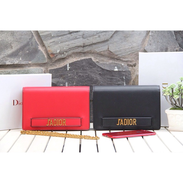 Túi hàng hiệu đeo chéo vừa là clutch