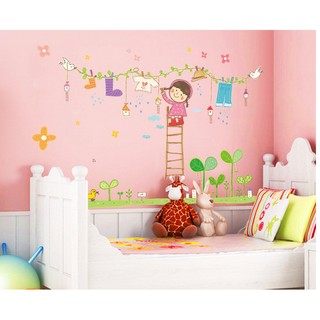 Decal dán tường decal trang trí bé phơi đồ BINBIN EB25 (Có keo sẵn)