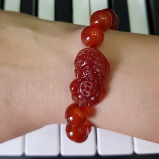 Vòng mã não tỳ hưu đỏ