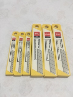 Lưỡi dao dọc giấy Đeli (hộp 10 chiếc )