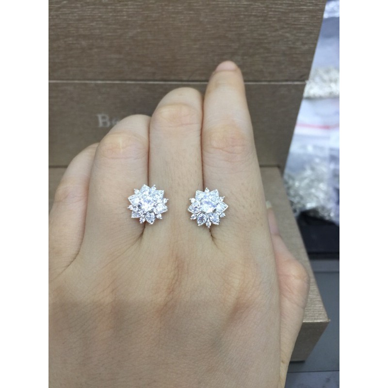 Khuyên tai hoa sen đính đá tầm 1cm bạc ta nmj