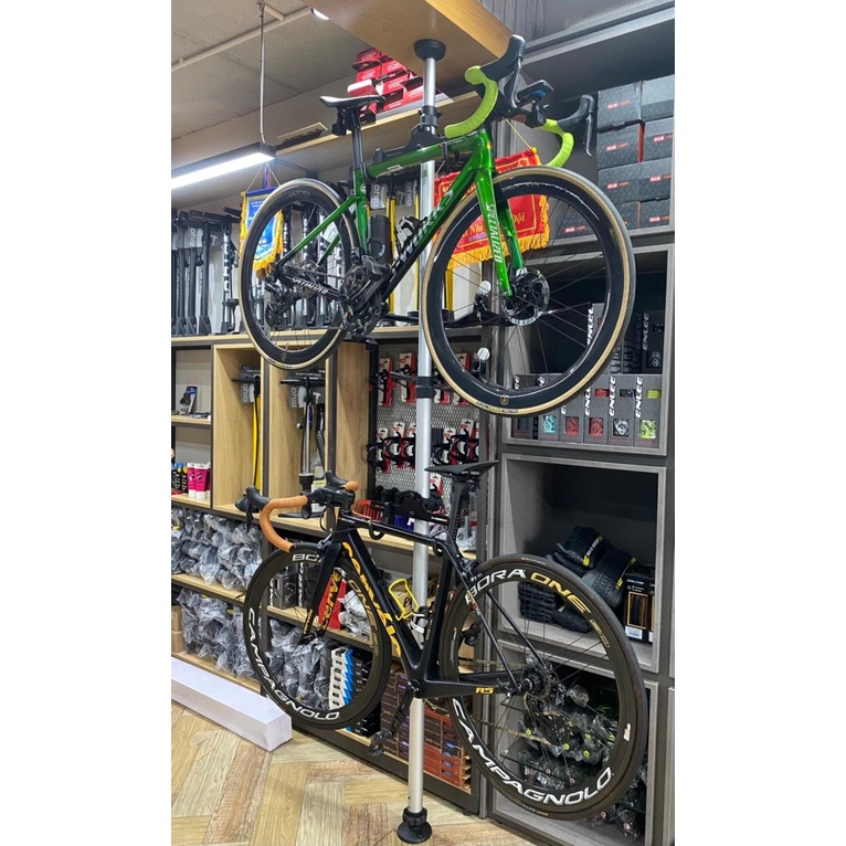 Cây treo trưng bày xe đạp chạm trần treo được 2 xe - SPORTS WORLD