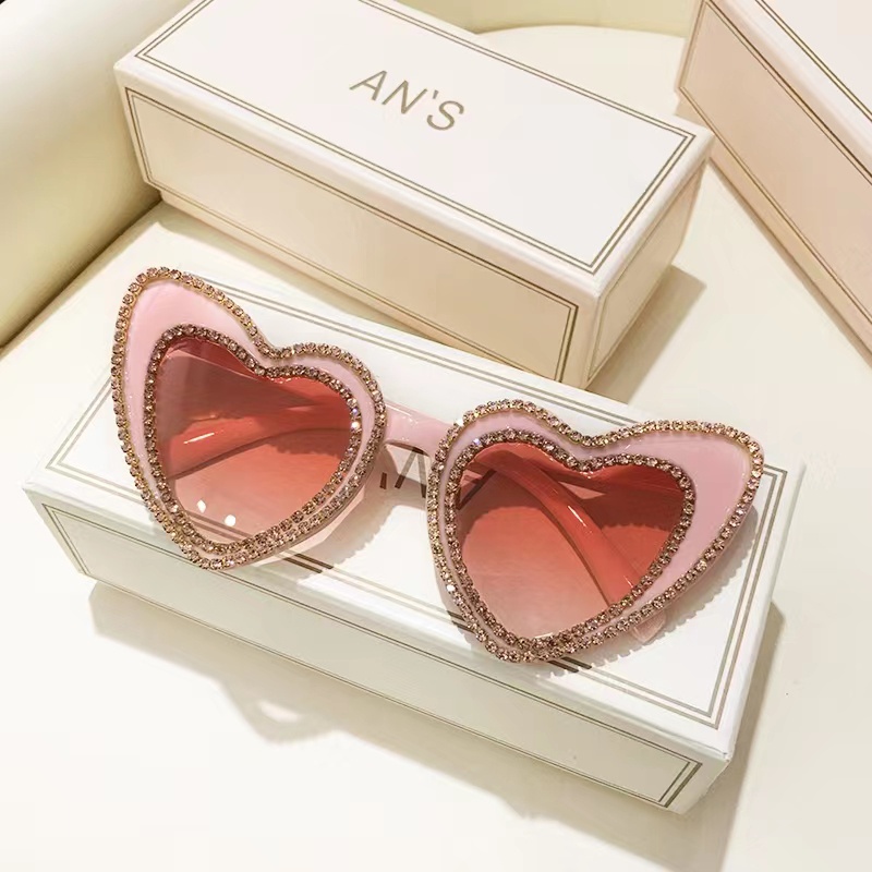 Kính Mát Hình Trái Tim Oversize Thời Trang Hàn Quốc