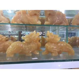 Tỳ hưu để bàn làm việc 