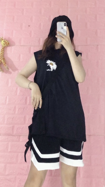 Bộ tanktop hoa cúc.