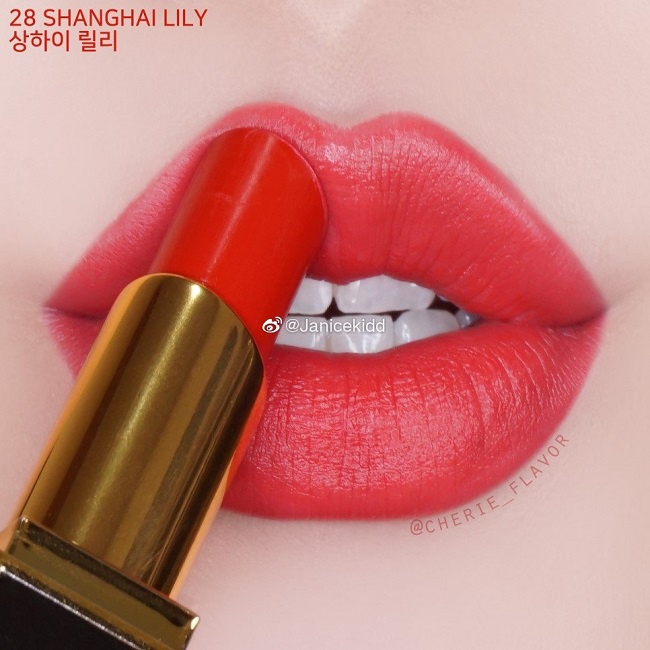 [Free Ship] #son môi TOMFOR Lip Color Satin Matte màu 28 Shanghai Lily, màu đỏ lạnh, sang chảnh và đầy kỳ diệu