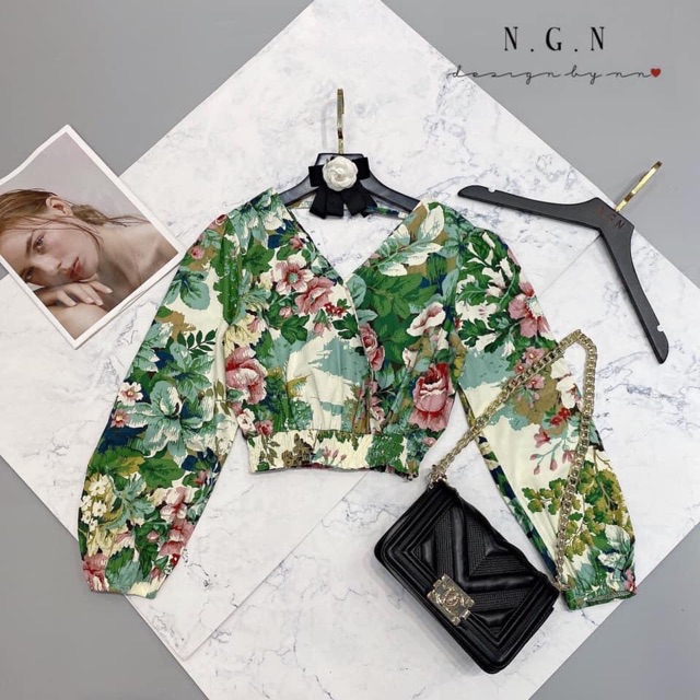 Áo croptop hoa đắp ngực tay dài #4