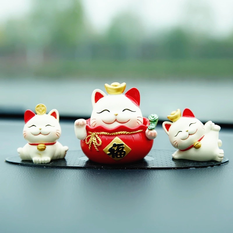 Decor mèo thần tài, trang trí taplo ô tô vô cùng đáng yêu ,  hoặc để bàn làm việc có tặng kèm sáp thơm