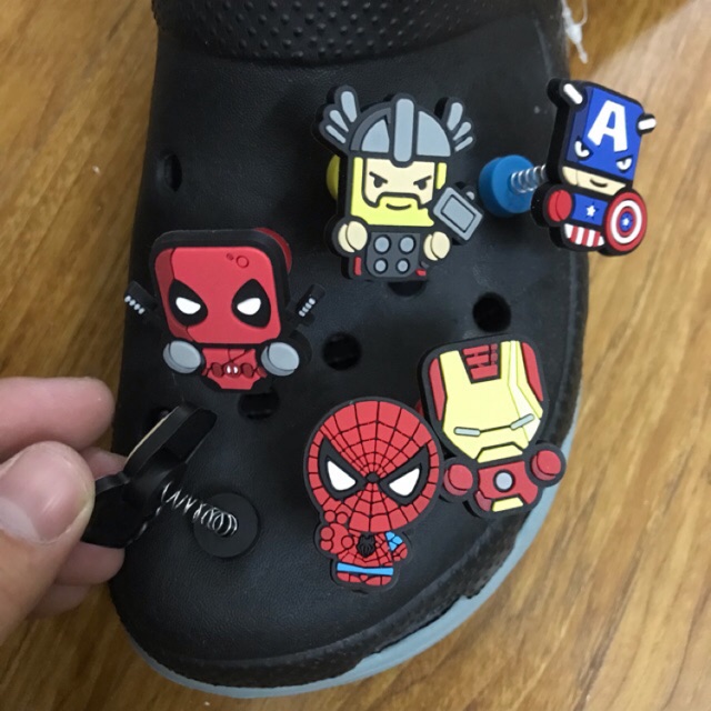 Jibbitz Sticker Charm lò xo gắn dép Crocs hình Siêu Nhân ngộ nghĩnh