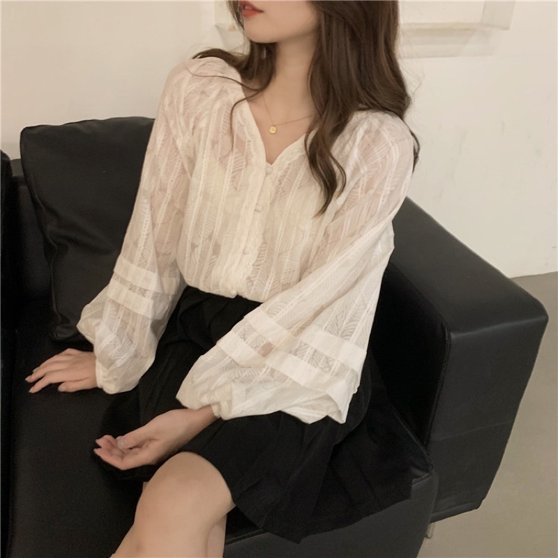 Áo sơ mi cổ V điệu TAY BỒNG viền ren cúc hạt sang chảnh
