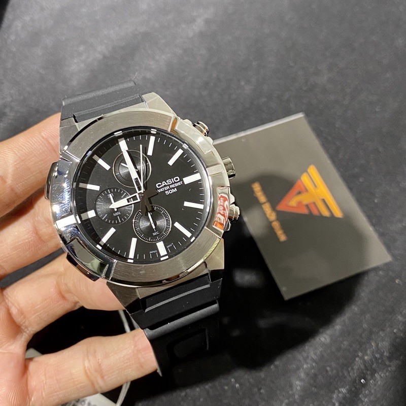 Đồng hồ nam Classic Casio MTP-E501-1A - Kích thước vỏ : 51,5×44×10,9mm