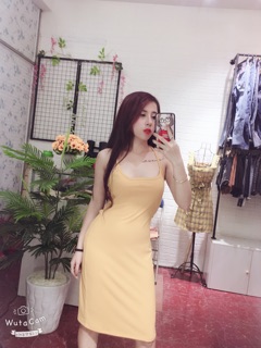 Đầm body hở lưng