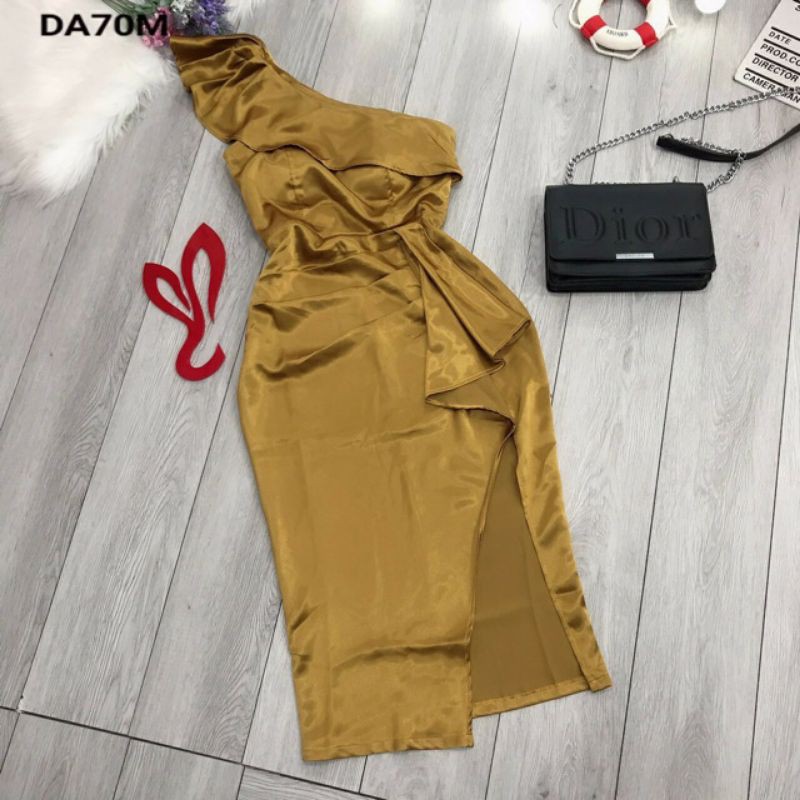 Có đủ size - Đầm body phi bóng xẻ đùi viền bèo lệch vai
