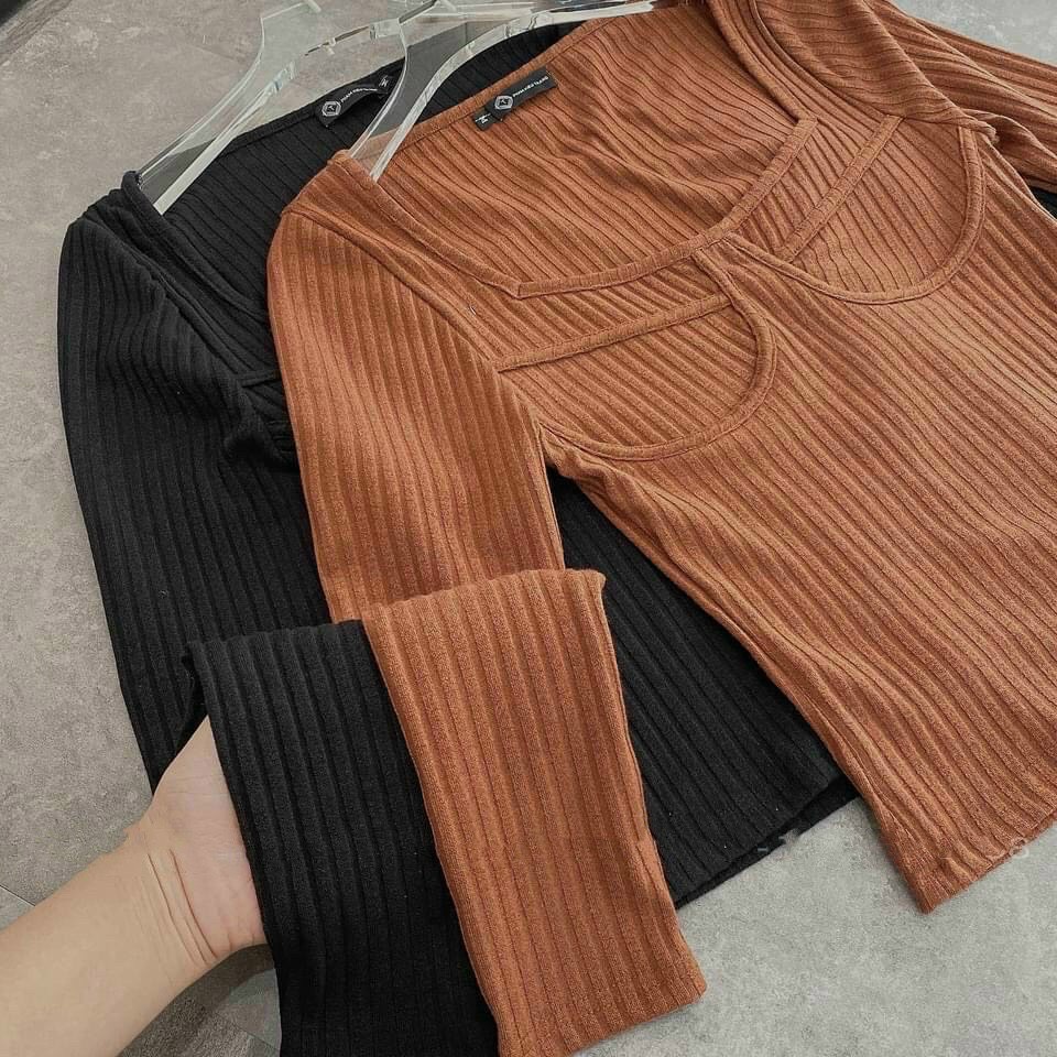 Áo thun tăm cổ rộng viền ngực