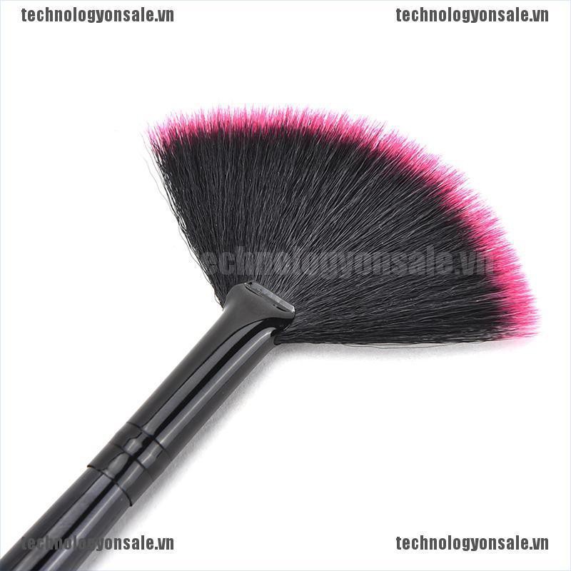 [Tech] Fan Shape Makeup Cosmetic Brush Blending Highlighter Contour Face Powder 1ps [VN]