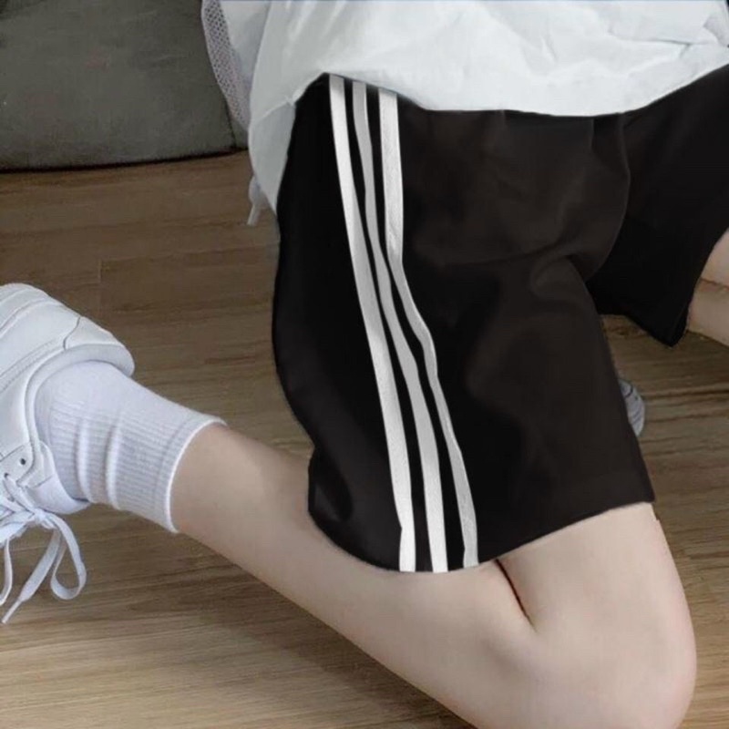 QUẦN SHORT KẺ SỌC FORM RỘNG