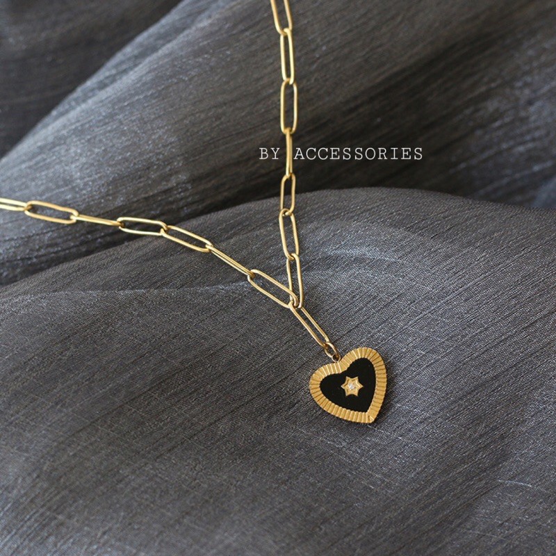 Dây chuyền titan trái tim nền đen phối ngôi sao đính đá không gỉ