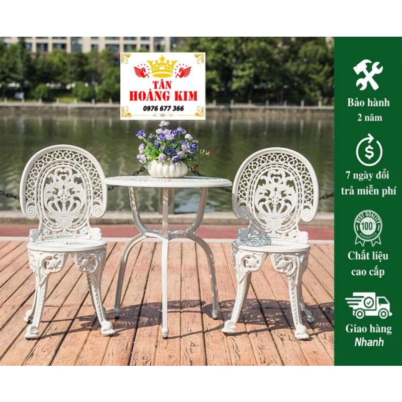 Bàn ghế nhôm đúc ban công sân vườn mẫu vương miện trắng kem