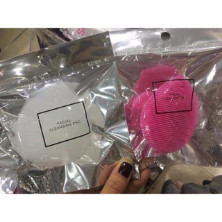 Pad rửa mặt silicon Forever 21